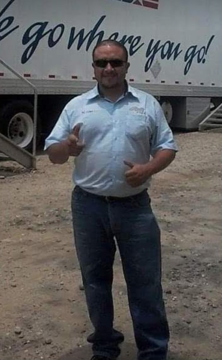 Francisco Maldonado en instalación para AAFES (Army & Air Force Exchange Service)